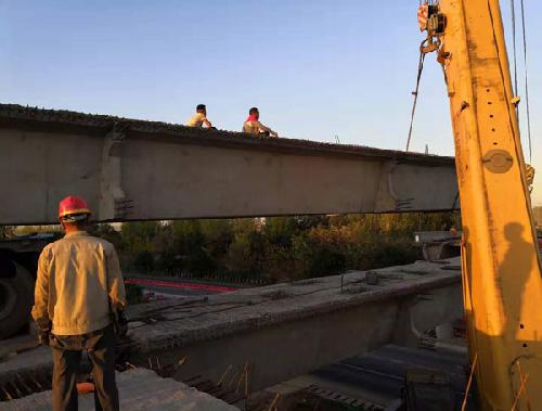 宁洛高速30米箱梁施工作业