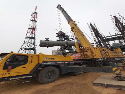 260吨吊车孟津县宏星化工厂设备安装